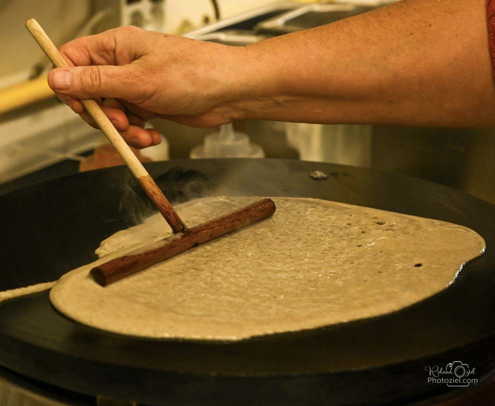 Restaurant de la Courillere fabrication de la galette