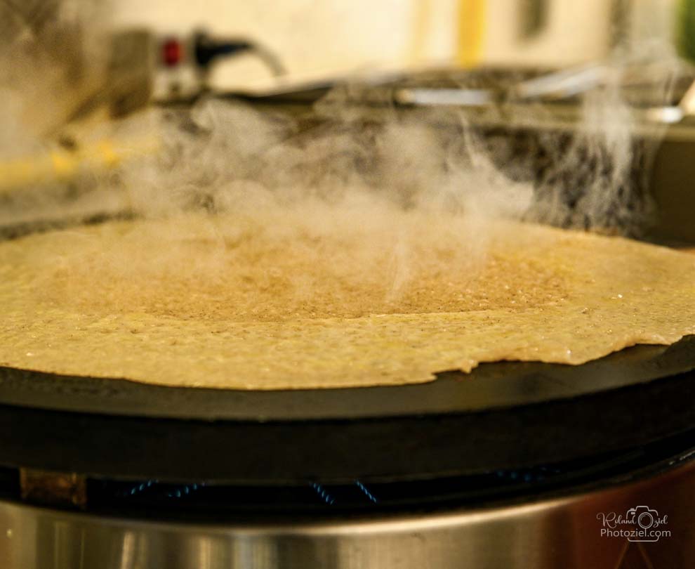 Restaurant de la Courillere fabrication de la galette à base de produits frais