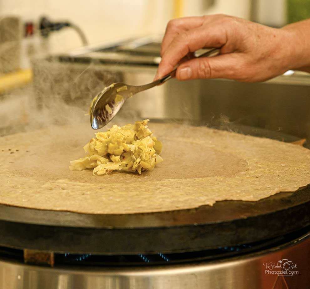 fabrication de la galette avec des légumes frais