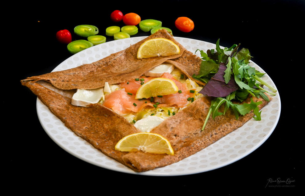 Crêpe au saumon dans creperie vendée